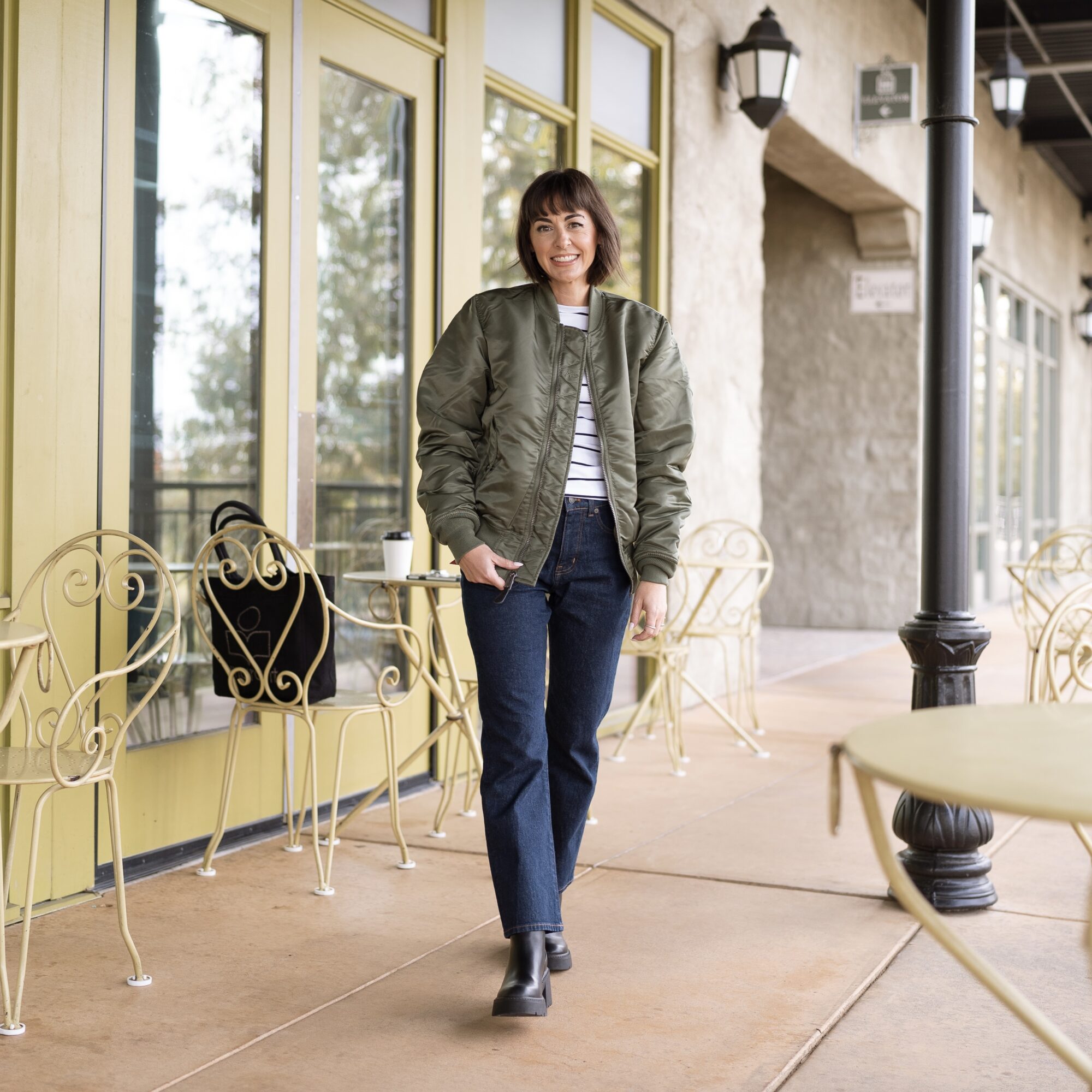 The Ultimate Shoe Pairing Guide for Fall Jeans Outfits: From Sneakers to Stilettos